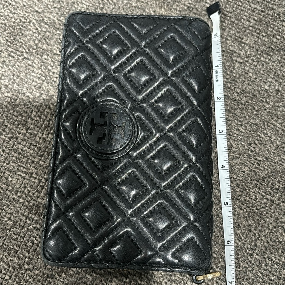 Tory Burch wallet. Black leather.